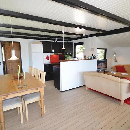 Nyaraló Three-bedroom Holiday In Stege